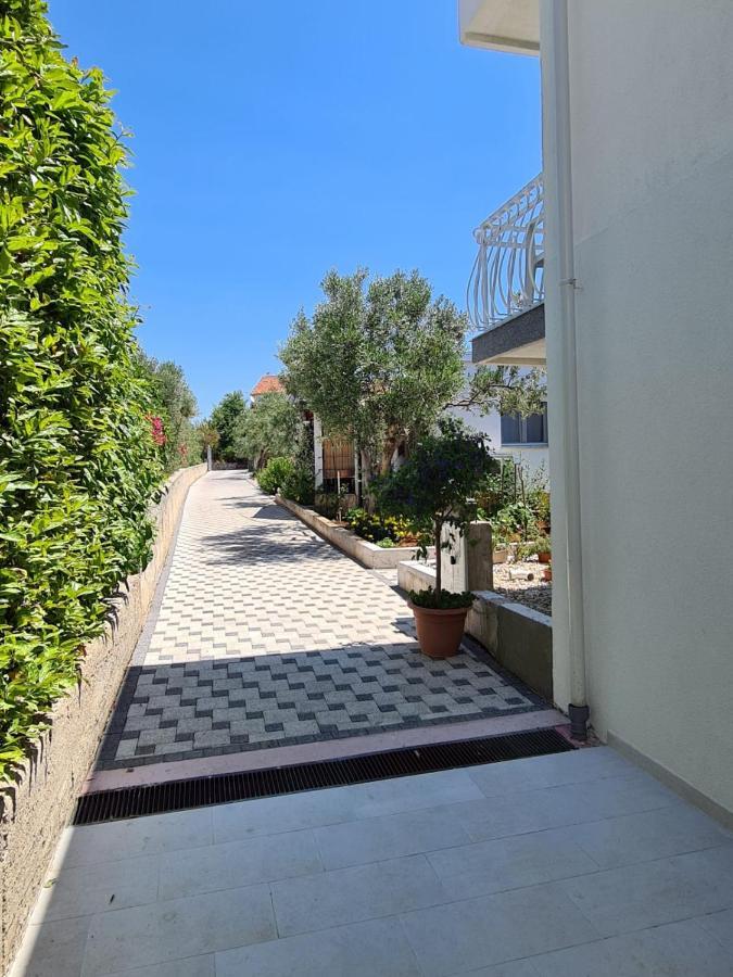 Apartments Juric Brodarica  Ngoại thất bức ảnh