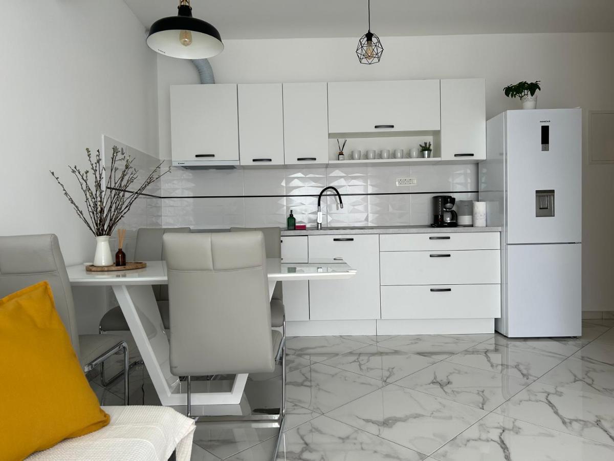 Apartments Juric Brodarica  Ngoại thất bức ảnh