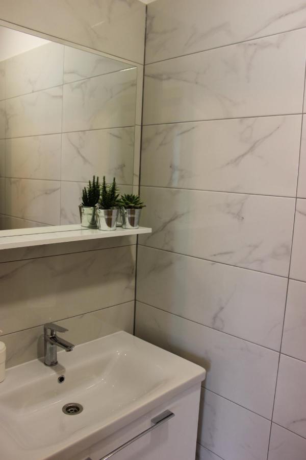 Apartments Juric Brodarica  Ngoại thất bức ảnh