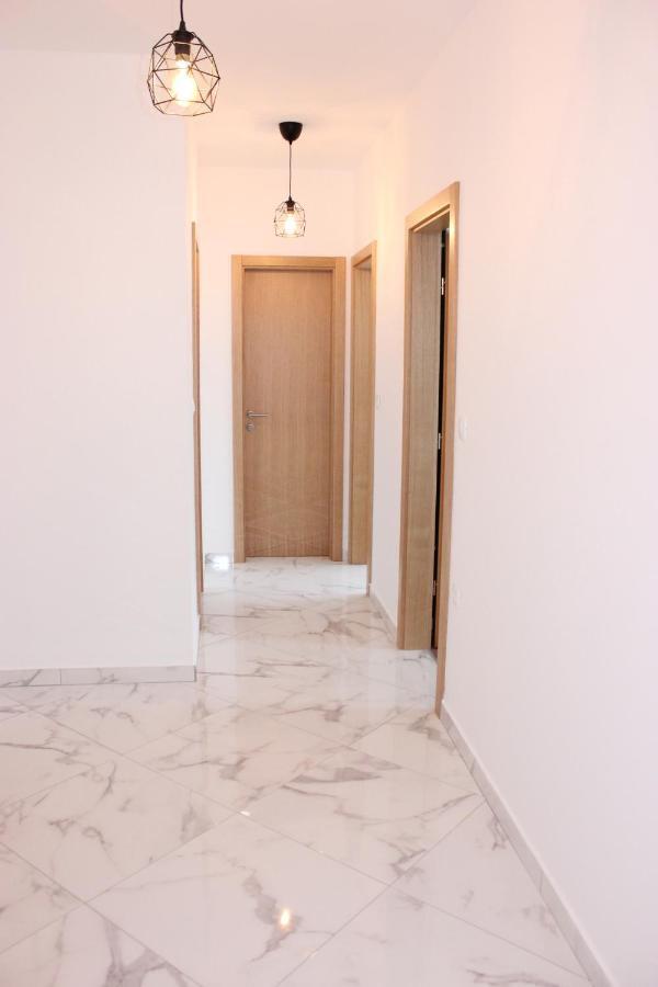 Apartments Juric Brodarica  Ngoại thất bức ảnh